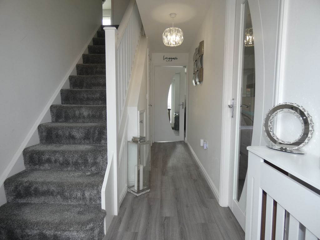 Entrance Hallway- click for photo gallery